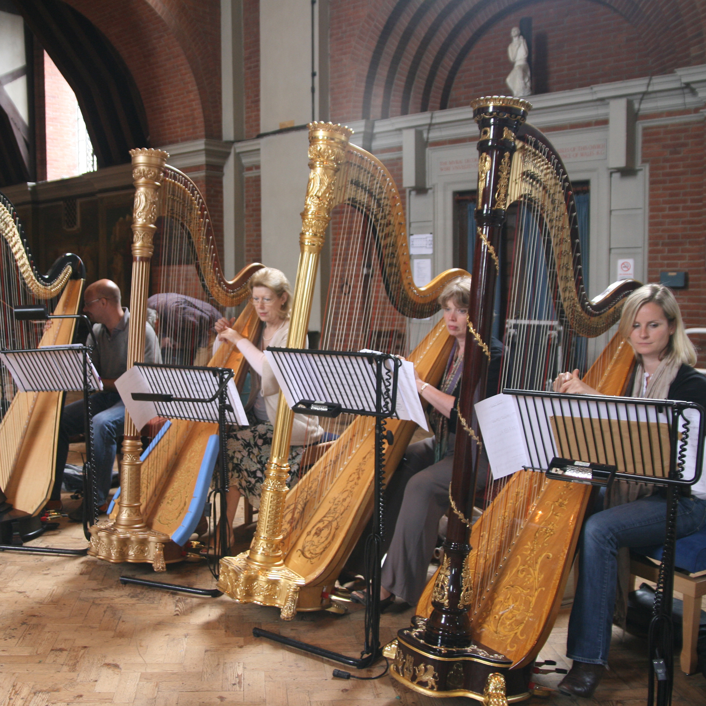 Index of /files/Archives/The London Harp Sound/Arty harps